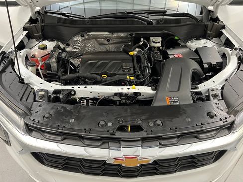 Used 2025 Chevrolet Trax LT FWD image 68
