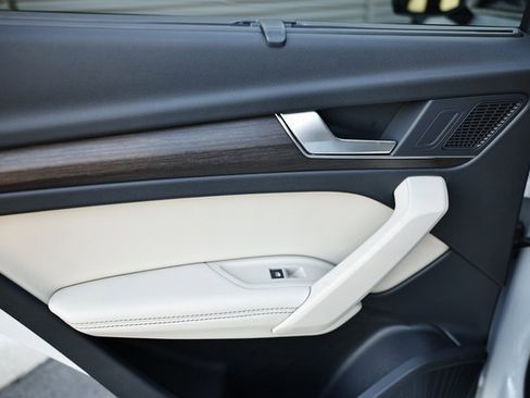 Used 2025 Audi Q5 2.0T Premium Plus w/ Premium Plus Package image 23