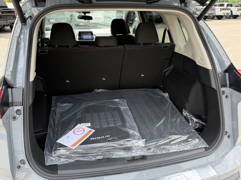 New 2026 Nissan Rogue SV w/ Cold Weather Package FWD image 24