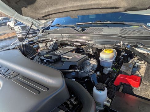 Used 2022 RAM 3500 Laramie w/ Night Edition image 36