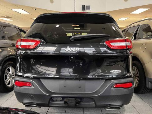 Used 2015 Jeep Cherokee Latitude w/ Comfort/Convenience Group image 6