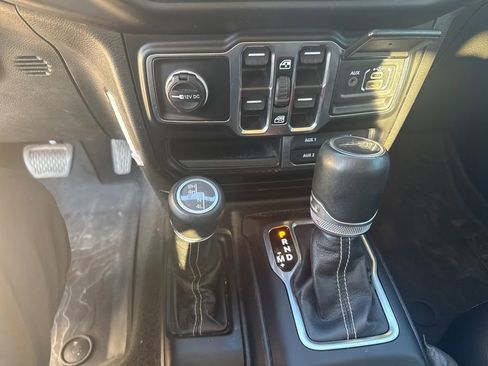 Used 2023 Jeep Gladiator Overland w/ Popular Equipment Package image 16