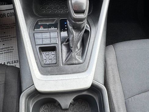 Used 2020 Toyota RAV4 LE w/ All Weather Liner Package AWD/4WD image 10