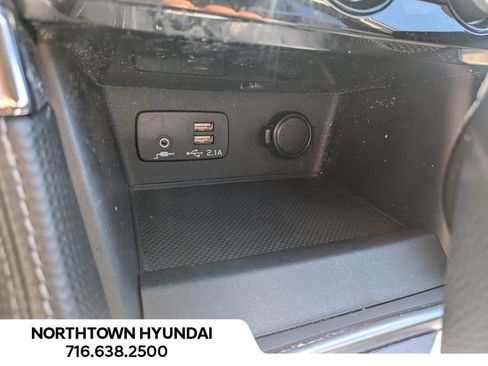 Used 2024 Subaru Forester Premium AWD/4WD image 17