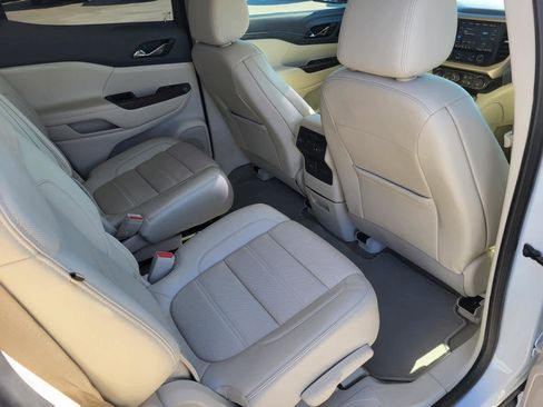 Used 2023 GMC Acadia Denali image 11