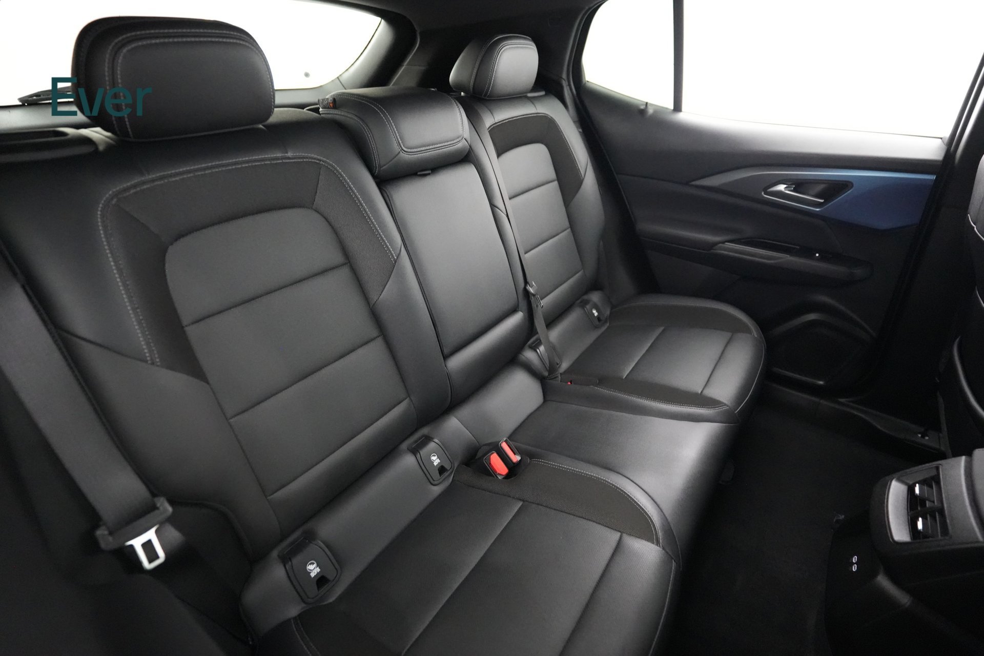 Used 2024 Chevrolet Equinox EV LT FWD image 5