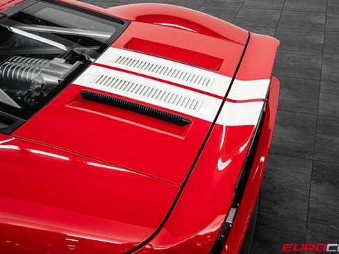 Used 2005 Ford GT RWD image 18