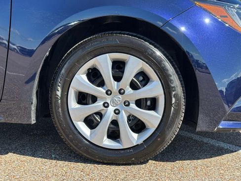 Used 2025 Toyota Corolla LE image 7