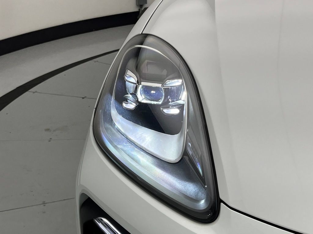 Certified 2023 Porsche Cayenne AWD/4WD image 46