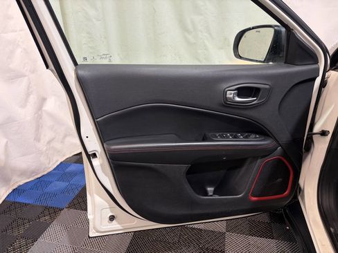 Used 2018 Jeep Compass Trailhawk w/ Navigation Group image 8