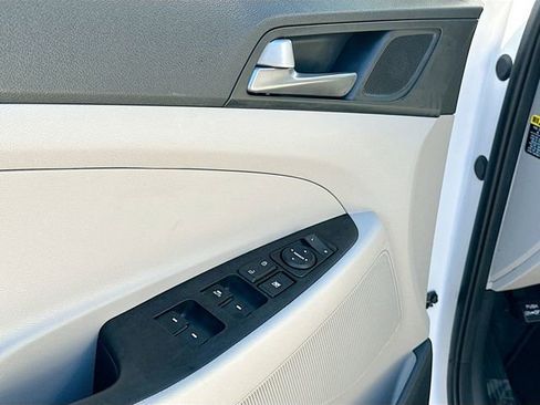 Used 2018 Hyundai Tucson SEL image 17