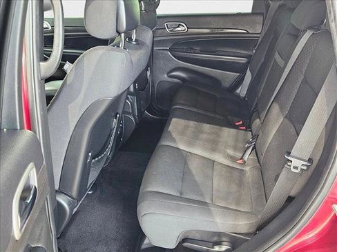 Used 2018 Jeep Grand Cherokee Laredo image 19