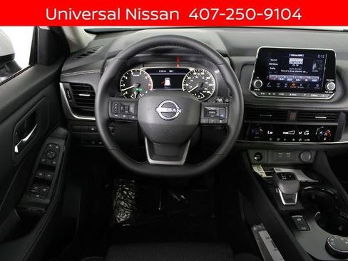 Certified 2026 Nissan Rogue SV FWD image 19
