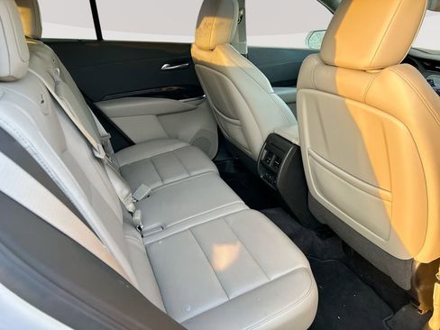 Used 2020 Cadillac XT4 Premium Luxury FWD image 29