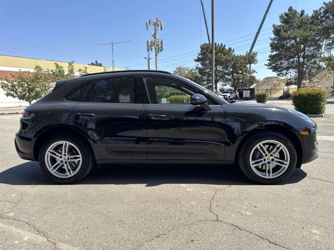 Used 2022 Porsche Macan image 3