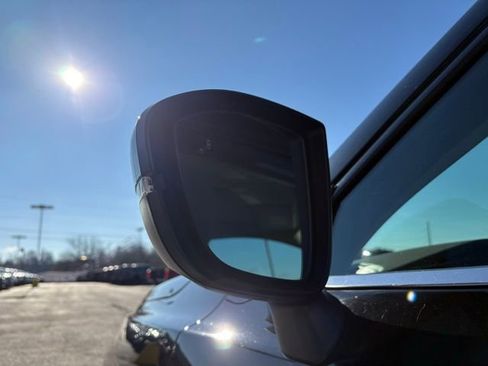 Used 2022 Nissan Pathfinder SL image 10