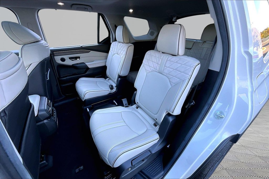 Used 2026 Honda Pilot Elite image 16