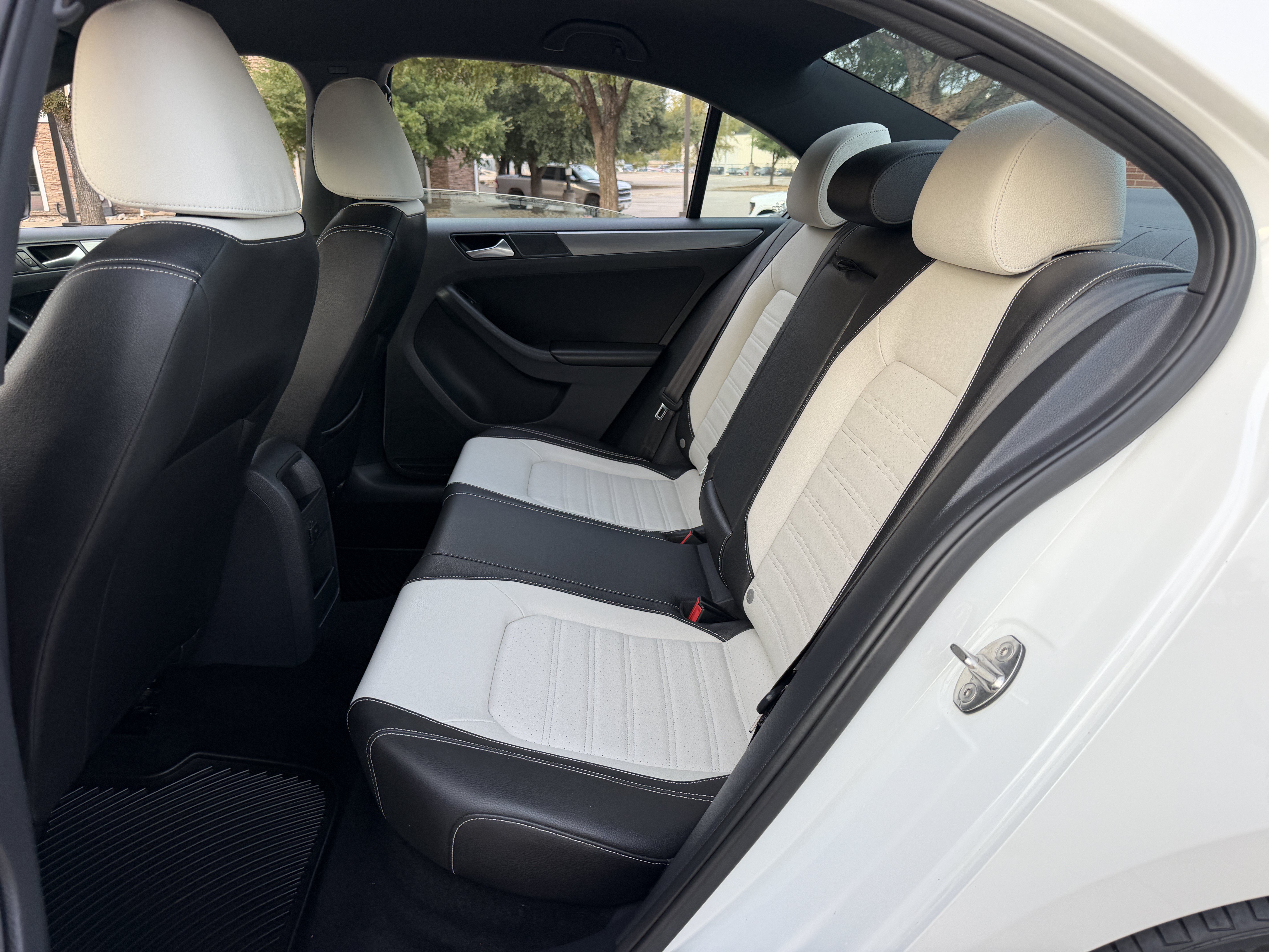 Used 2016 Volkswagen Jetta Sport FWD image 17