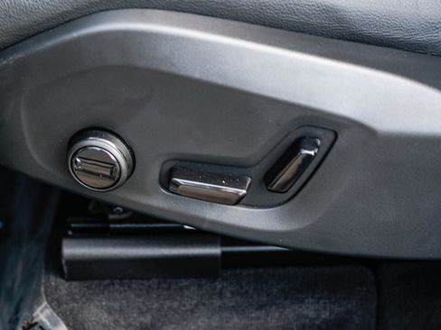 Used 2025 Volvo XC60 B5 Core image 24