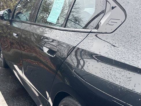 Used 2024 BMW 530i w/ M Sport Package image 10