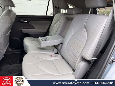 Used 2020 Toyota Highlander XLE image 15