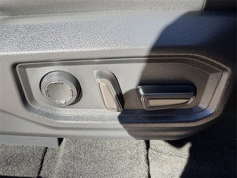 Used 2024 Toyota Tundra Platinum image 32