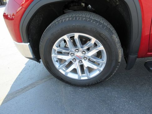 Used 2021 GMC Sierra 1500 SLE w/ X31 Off-Road Package AWD/4WD image 14