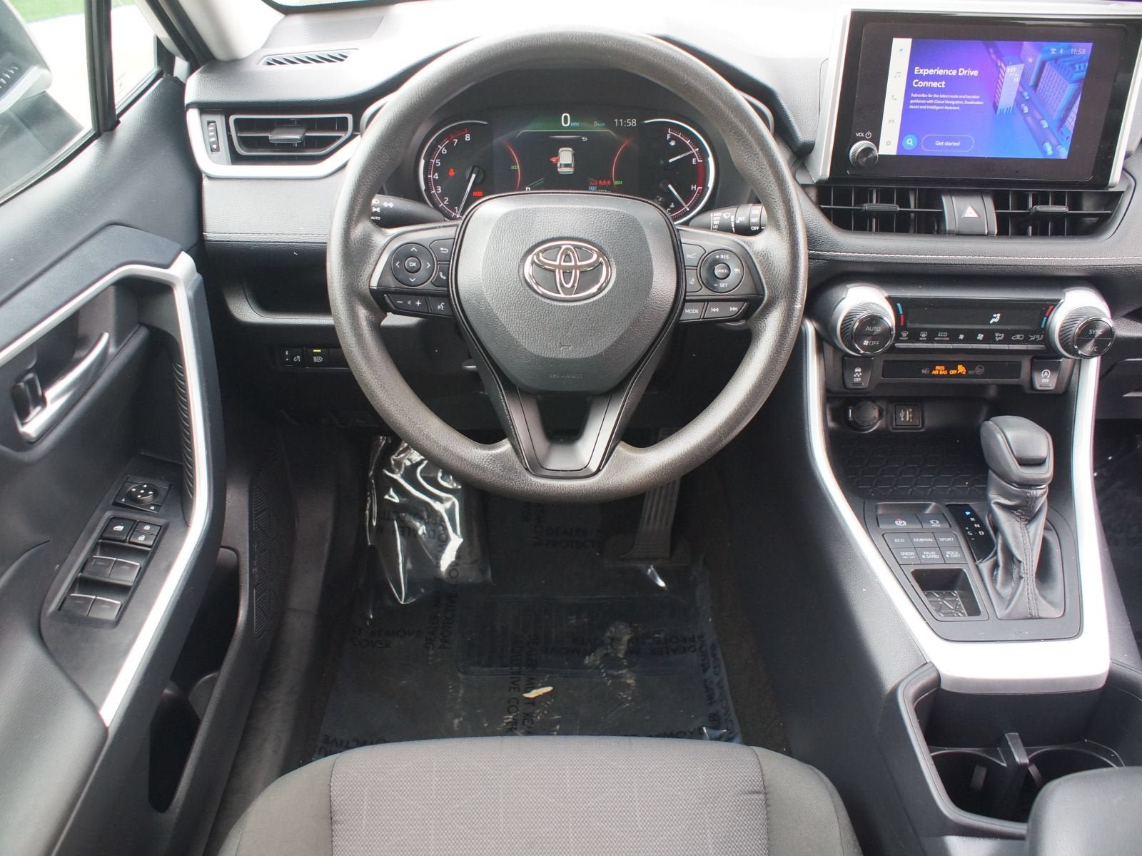 Used 2025 Toyota RAV4 XLE AWD/4WD image 5