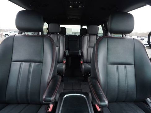 Used 2017 Dodge Grand Caravan GT image 33