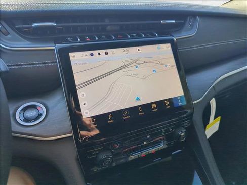 New 2025 Jeep Grand Cherokee Limited w/ Black Appearance Package image 15