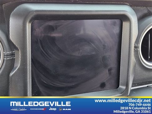 Used 2022 Jeep Wrangler Unlimited Sahara w/ Cold Weather Group image 26