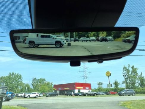 Used 2025 GMC Yukon Denali w/ Denali Reserve Package image 16