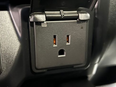 Used 2020 Chevrolet Silverado 1500 LT Trail Boss image 17