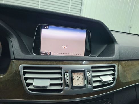Used 2016 Mercedes-Benz E 350 4MATIC Sedan image 33