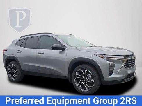 New 2026 Chevrolet Trax RS w/ Sunroof Package image 2