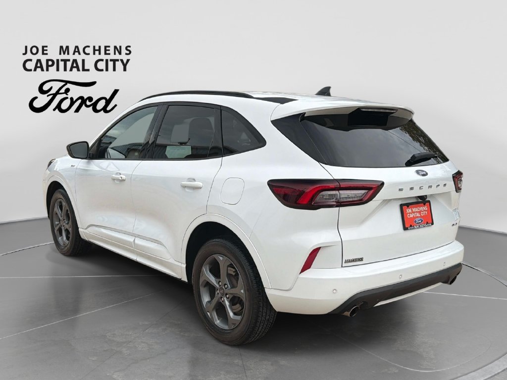 Used 2023 Ford Escape ST-Line w/ Tech Pack #1 AWD/4WD image 7