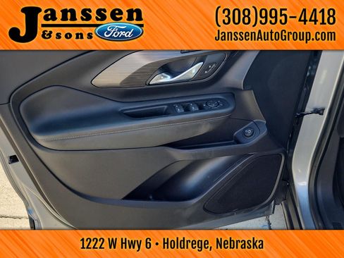 Used 2023 GMC Terrain SLT AWD/4WD image 16