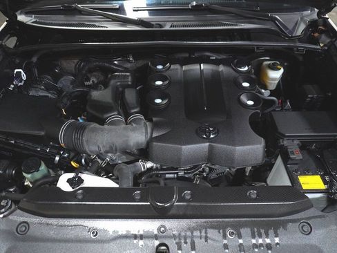 Used 2022 Toyota 4Runner SR5 Premium image 9