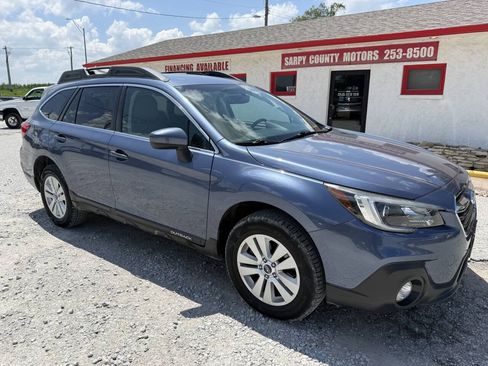 Used 2018 Subaru Outback 2.5i Premium w/ Popular Package #1 AWD/4WD image 1