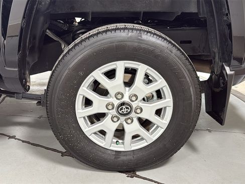 Used 2024 Toyota Tacoma SR image 23