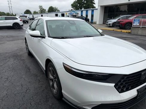 Used 2023 Honda Accord EX image 2