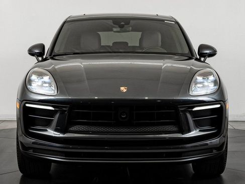 Certified 2025 Porsche Macan AWD/4WD image 11