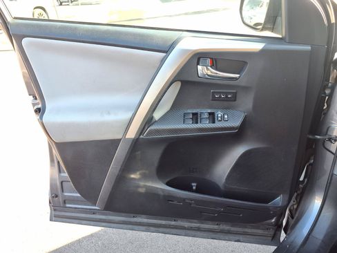 Used 2014 Toyota RAV4 Limited FWD image 18