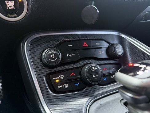 Used 2015 Dodge Challenger SXT Plus image 14