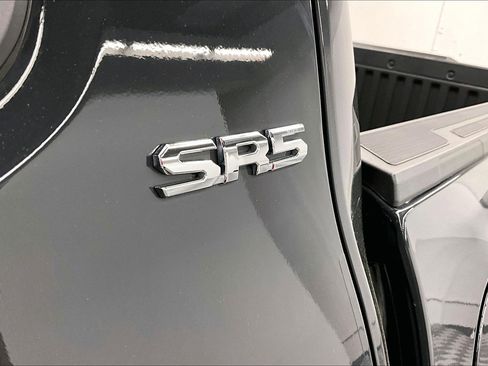 Used 2024 Toyota Tacoma SR5 AWD/4WD image 36