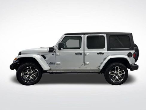 Used 2024 Jeep Wrangler Unlimited image 10