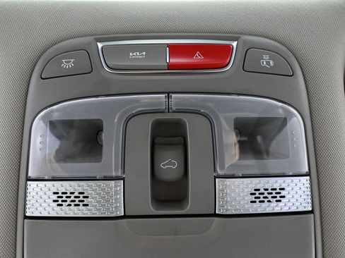 Used 2025 Kia Telluride S AWD/4WD image 33