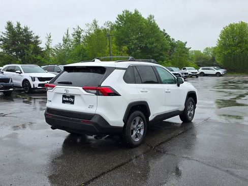 Used 2025 Toyota RAV4 XLE AWD/4WD image 8