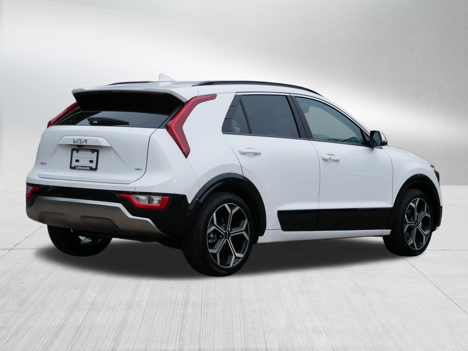 Certified 2025 Kia Niro EX Touring FWD image 7