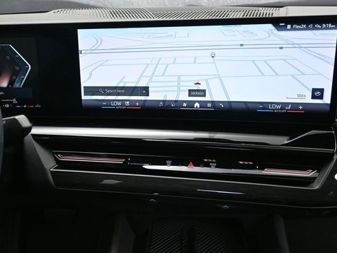 Certified 2025 BMW 530i image 28